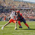 Syracuse sneaks past UConn 42-41 in overtime thriller