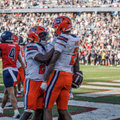 Syracuse sneaks past UConn 42-41 in overtime thriller