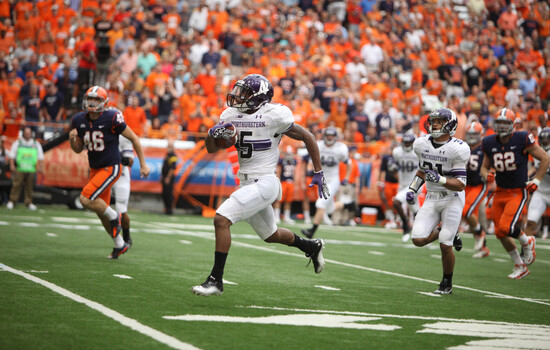 Strong play by Mark helps give Northwestern 21-13 lead over Syracuse at halftime