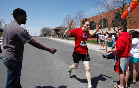 Remembrance Scholars host 5K race to benefit victims of Boston Marathon bombings