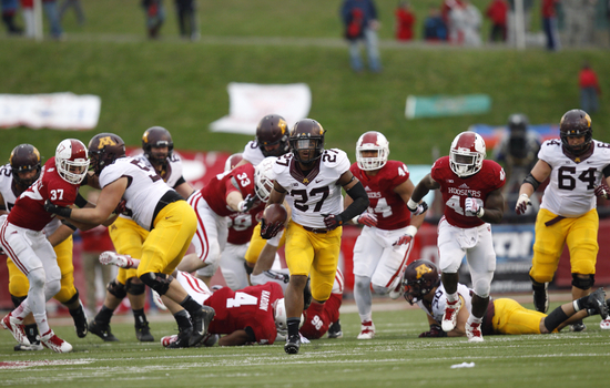 Cowboy up: Texas native Cobb goes from sideline to starting role as 1,000-yard rusher leads Gophers into Texas Bowl  