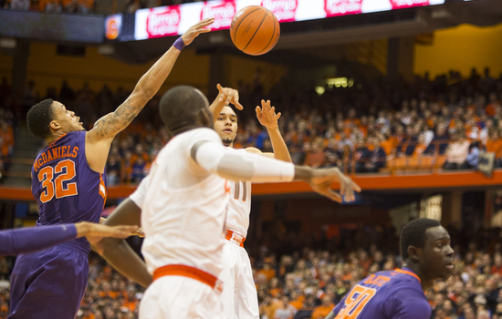 Ennis' average performance doesn't hurt balanced Syracuse attack 