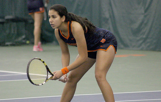 Dina Hegab transitions from clay courts to hard courts and is off to an 8-2 start in singles play