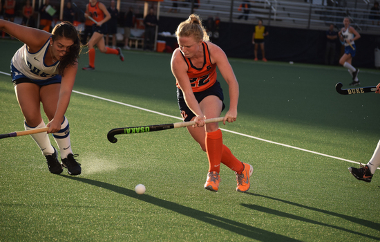 Elaine Carey ‘thriving’ in 1st year with Syracuse field hockey