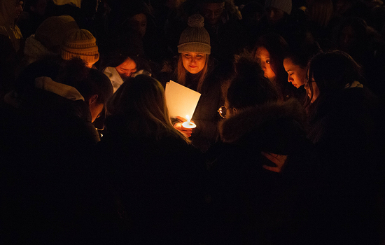 Hundreds of SU students attend vigil for student killed Thursday