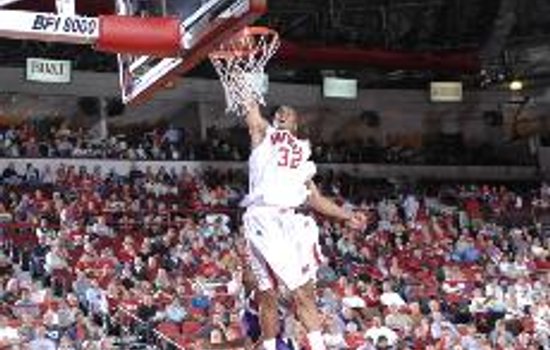 National : WKU's Lee playing for late teammate