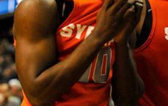 MBB : HEARTBREAKER: Flynn's 3 rims out at buzzer