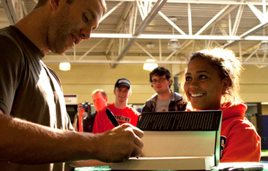 Author Tucker Max brings quick wit to Follett's book signing