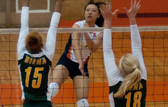 VB : Syracuse freshmen ahead of learning curve