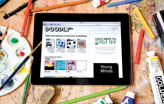 Alumni create online social sketchpad
