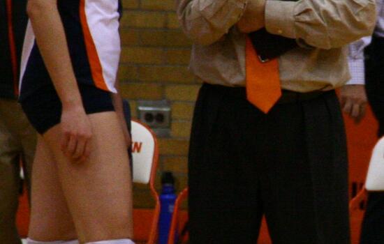 VB : Pu wins 100th career Big East match as Orange splits pair over weekend