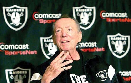 Legendary Oakland Raiders owner, SU alumnus Davis passes away at age 82