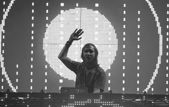 Guetta heats up tour with classic hits, new mixes