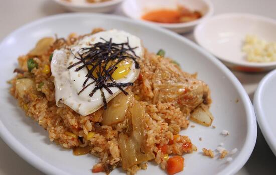 Spice Rack :  Deceiving decor: Despite unassuming looks, Korean restaurant packs flavorful punch