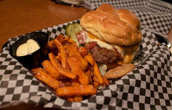 Spice Rack :  Love in this pub: Laid-back feel, enticing burgers mesh harmoniously for fun night out