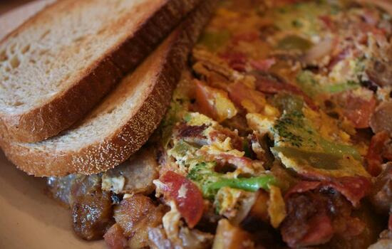 Spice Rack : Eggcellent: Plentiful breakfast options break shell of traditional diner