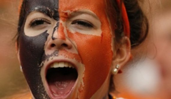 It’s electric: Carrier Dome atmosphere energizes, unites student body