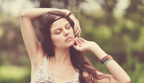 Student sells jewelry for charity