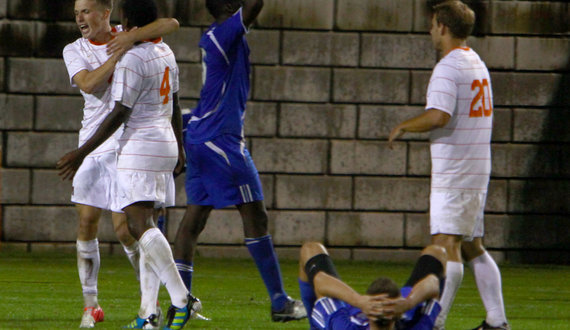 Syracuse defense holds off late Seton Hall attack in 1-0 victory to win Big East opener