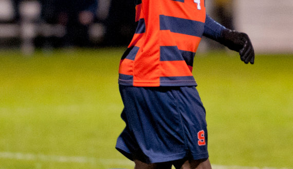 Supportive, vocal crowd creates electric atmosphere for Syracuse