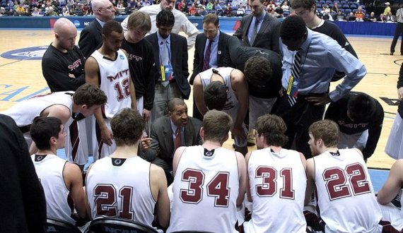 MIT basketball program finds success on and off hardwood