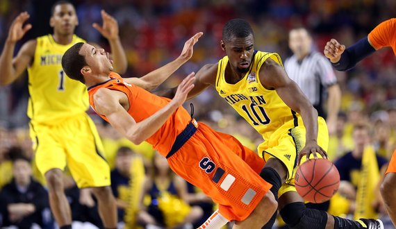 Michigan successfully cracks Syracuse zone in 1st half