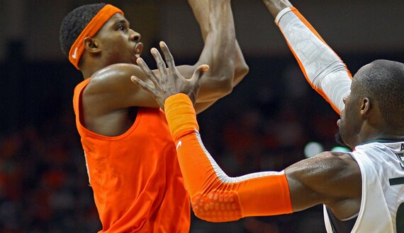 Fair shakes off cold streak, helps Orange to win with clutch shooting