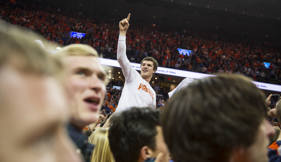 Virginia fans storm court after win, provide raucous playing environment