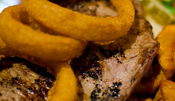 Washed up: The Syracuse Suds Factory churns out bland dishes, despite energetic atmosphere