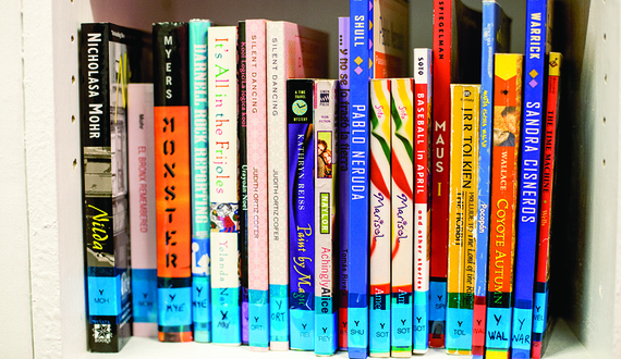 Bilingual library to lend books to public in fall