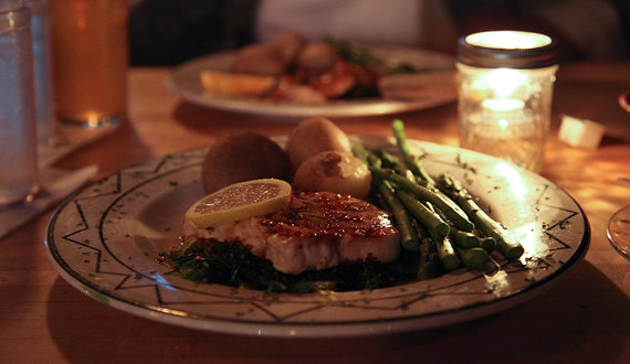 Good Catch: Food, alluring atmosphere at Riley’s provide comfortable dining experience