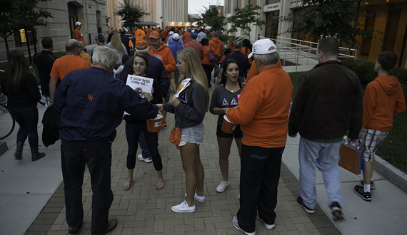 SU, United Way team up for annual Dollar Day event before football game