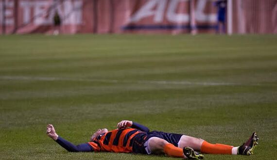 Syracuse’s Callahan suffers high ankle sprain, leaves game early