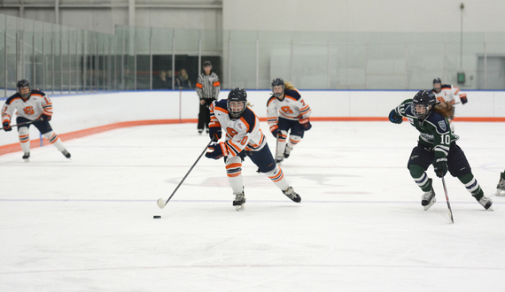 Burriss quickly adapts to Syracuse hockey with speed, coachability