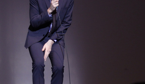 Comedian John Mulaney finds humor in family, personal life