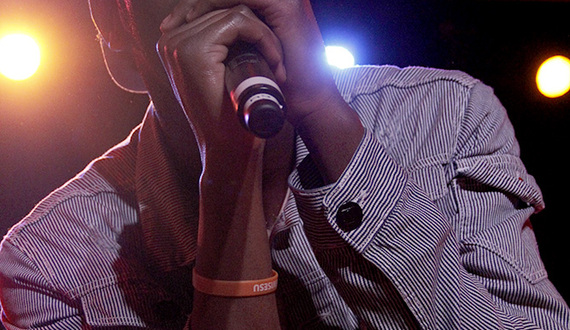 Artist ose. overcomes shyness to perform live, will release 1st album in March