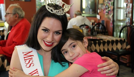 SU alumnae Vanessa Williams and Allie Curtis take stage at Miss America 2016