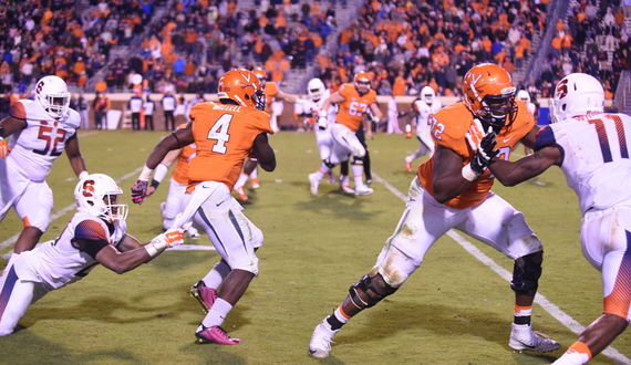Syracuse struggles to contain Virginia tailback Taquan Mizzell in triple-overtime loss