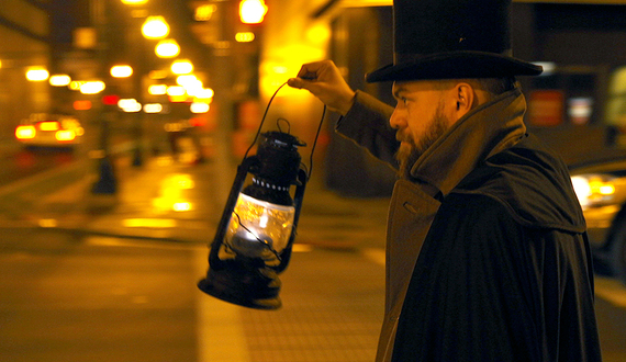 Syracuse local runs historical tours of the city