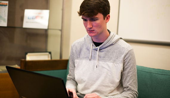 Sophomore utilizes technology skills as ITS consultant