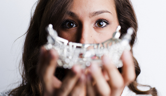 Orange Girl takes crown at Miss Syracuse pageant
