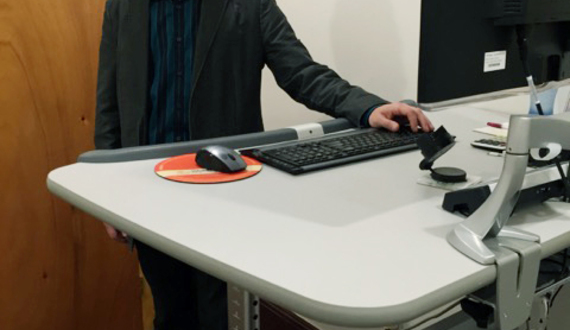 SU alumnus walks Boston to San Fransisco on treadmill desk