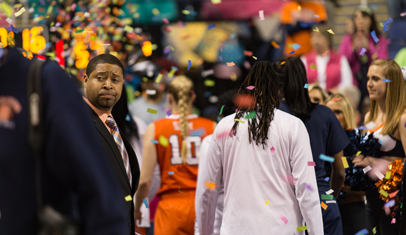 No. 2 Notre Dame snaps No. 17 Syracuse&#8217;s 11-game win streak in ACC championship game