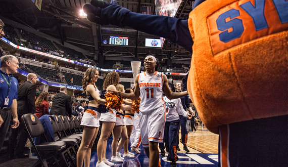 Final: Connecticut captures 4th straight national title with 82-51 win over Syracuse