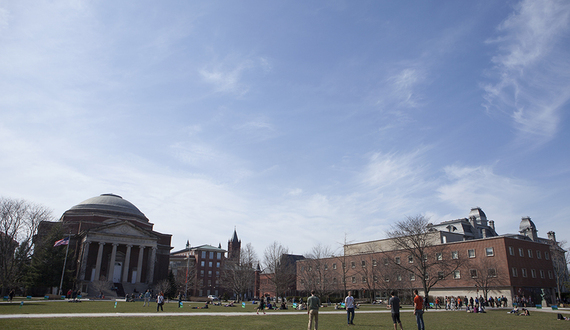 Graduating students encouraged to give back to Syracuse University