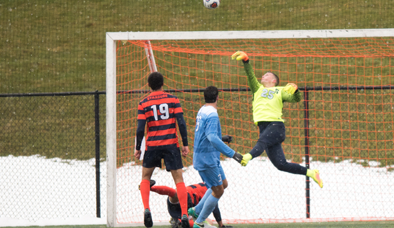 Hendrik Hilpert records career-high 8 saves in Syracuse&#8217;s Sweet 16 loss to North Carolina
