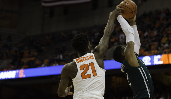 Afterthoughts: Tyler Roberson plays 20 minutes for 1st time in 6 games in Tyler Lydon&#8217;s absence