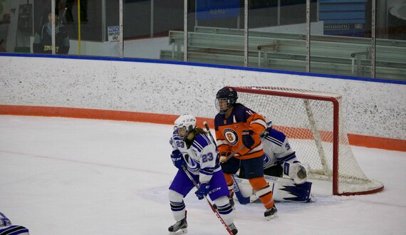 Syracuse ice hockey’s Emily Costales’ strength allows her to become a scoring option