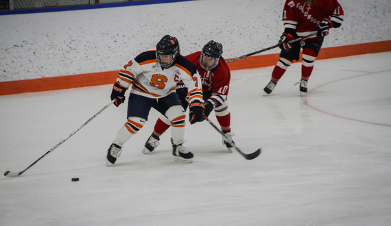 Syracuse ice hockey cruises past No. 7 Robert Morris, 5-1, to split weekend series