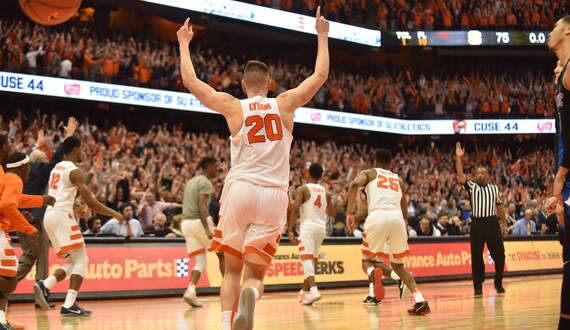 Syracuse upsets No. 10 Duke with John Gillon&#8217;s buzzer-beating banked 3